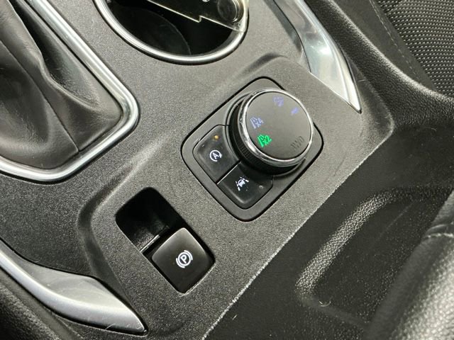 Used 2023 Chevrolet Traverse LT image 19