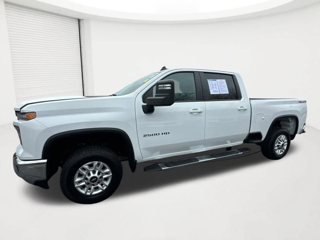 Used 2025 Chevrolet Silverado 2500 LT w/ Convenience Package AWD/4WD image 1