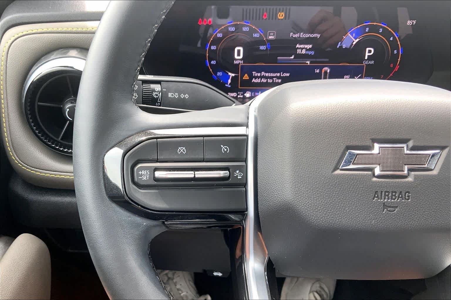 Used 2024 Chevrolet Colorado ZR2 w/ ZR2 Convenience Package III AWD/4WD image 24