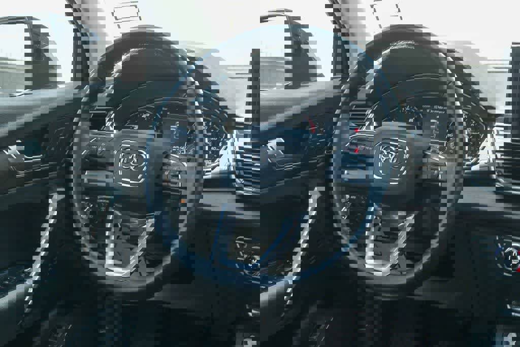 Used 2021 Audi Q5 Premium w/ Convenience Package image 11