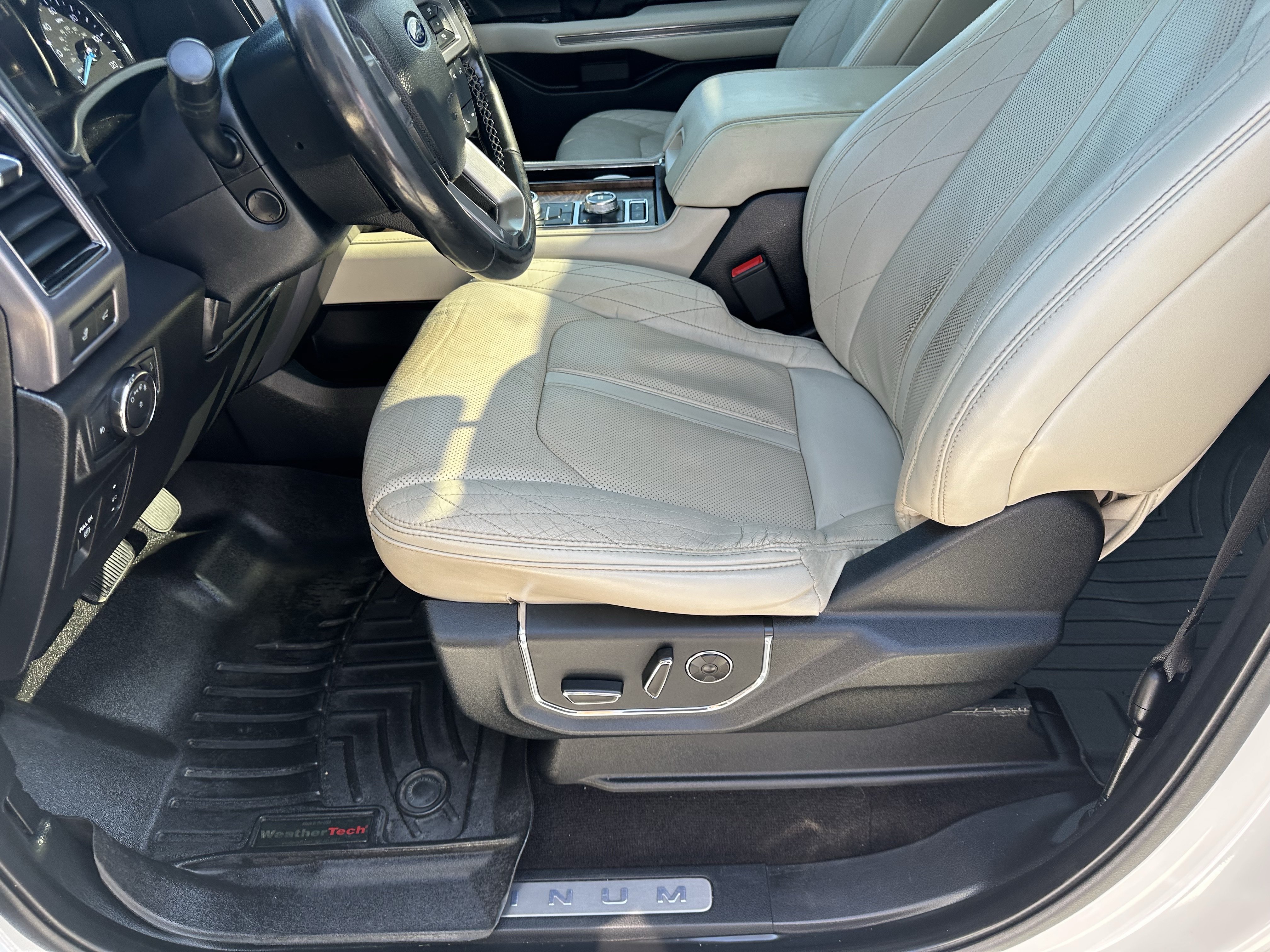 Used 2019 Ford Expedition Max Platinum AWD/4WD image 14