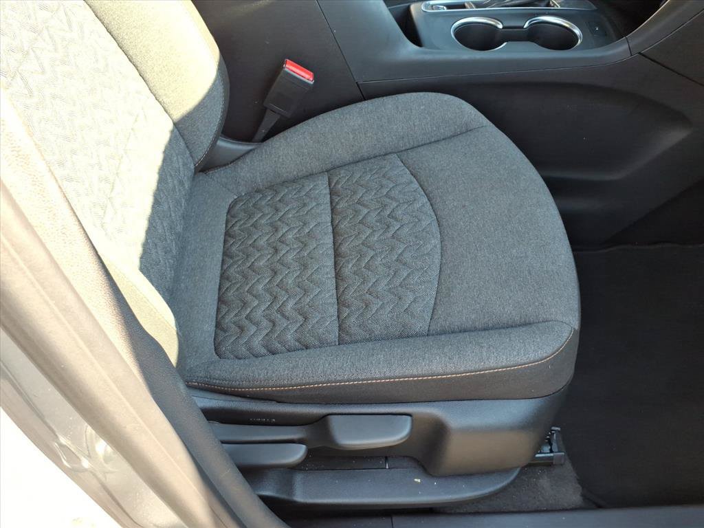 Used 2024 Chevrolet Equinox LT FWD image 15