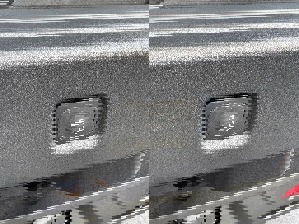 New 2025 Ford Expedition Active image 50