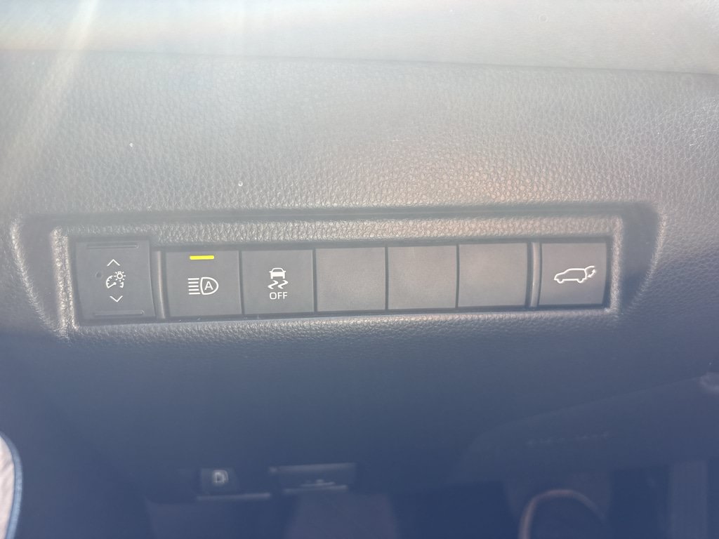 Used 2023 Toyota Venza XLE AWD/4WD image 33