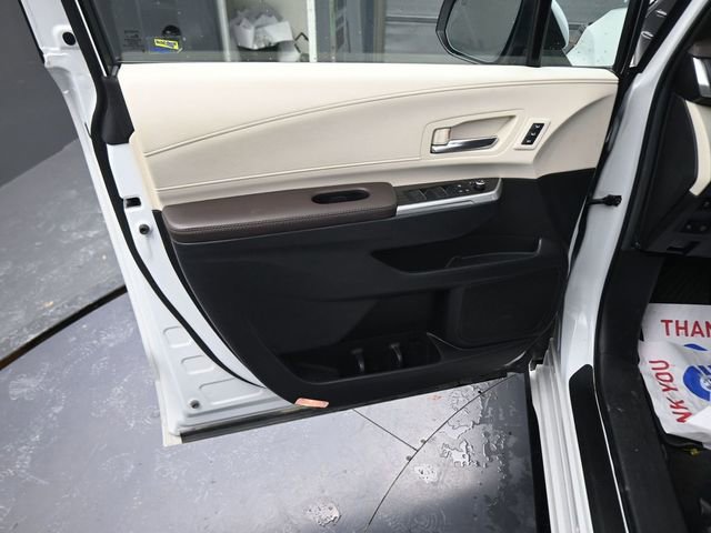 Used 2024 Toyota Sienna Platinum image 15