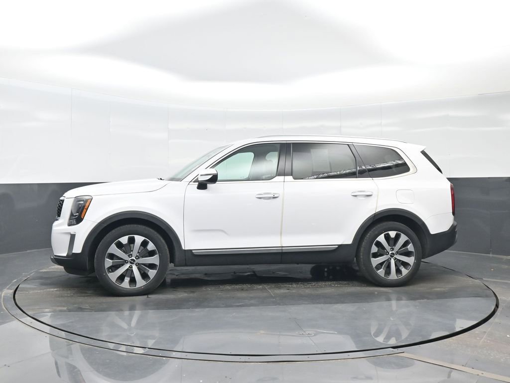 Used 2022 Kia Telluride S AWD/4WD image 3