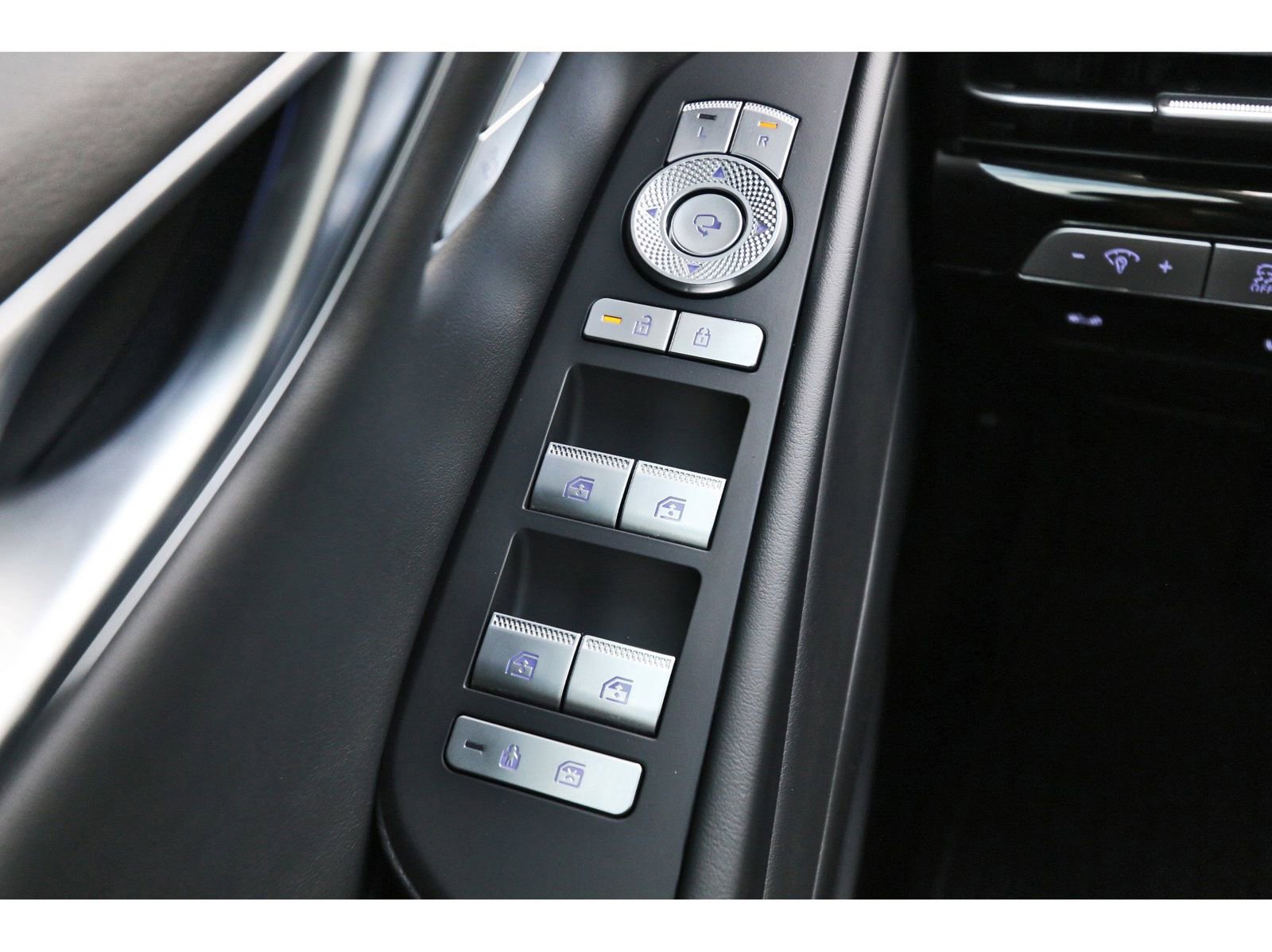 Used 2025 Genesis G80 2.5T image 22