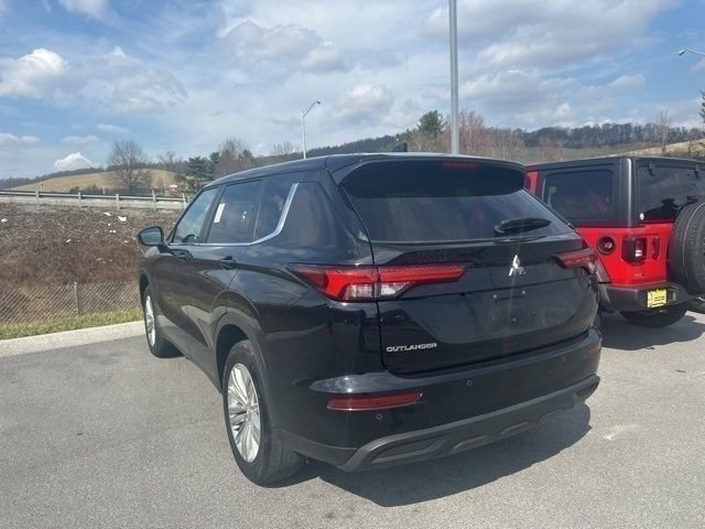 Used 2024 Mitsubishi Outlander ES image 21