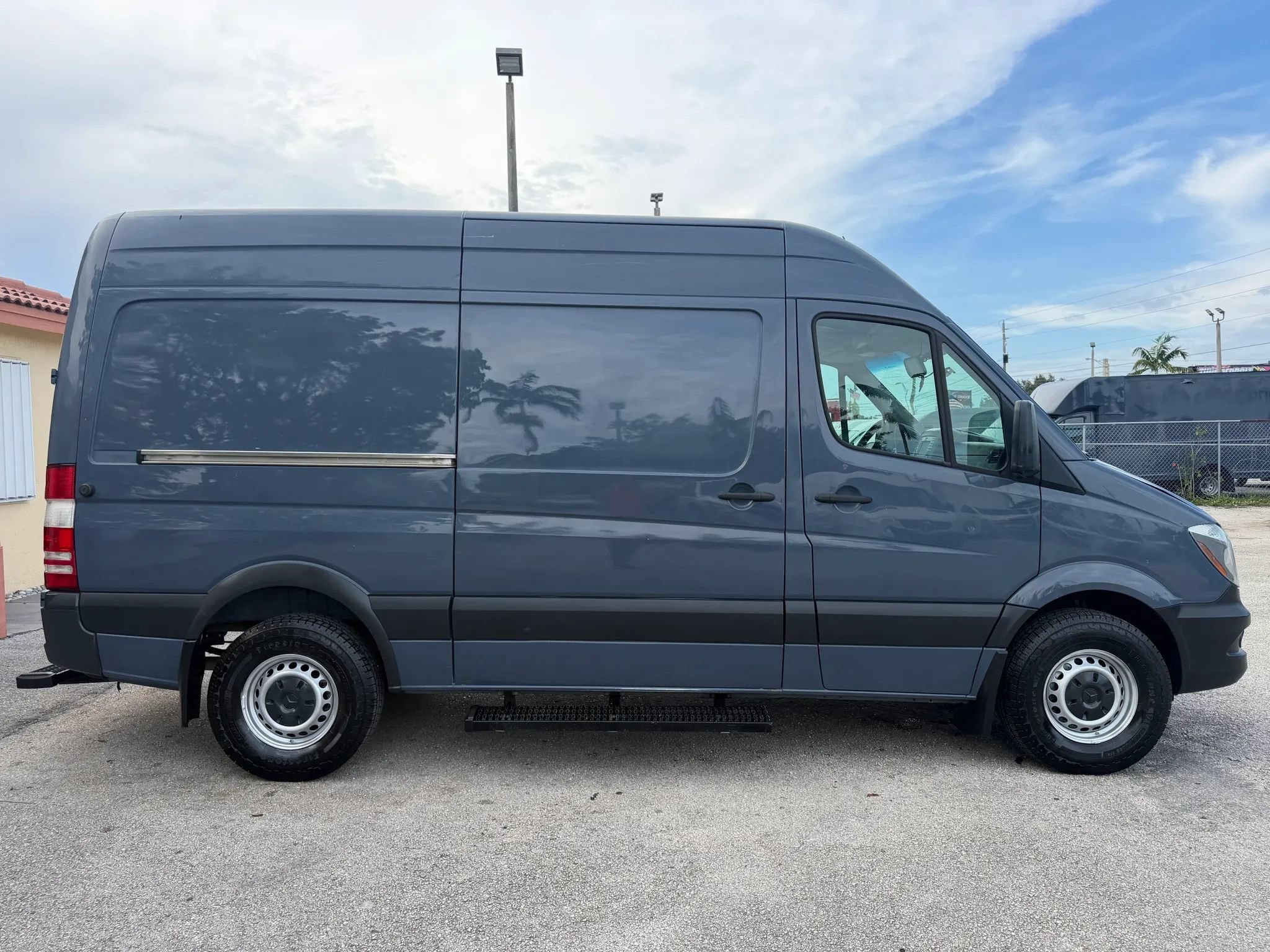 Used 2018 Mercedes-Benz Sprinter 2500 image 8