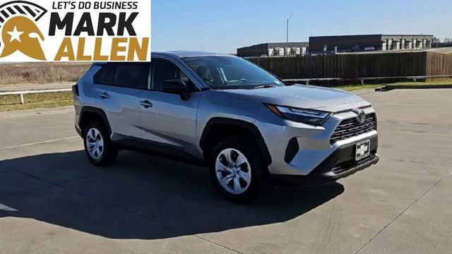 Used 2024 Toyota RAV4 LE AWD/4WD image 2