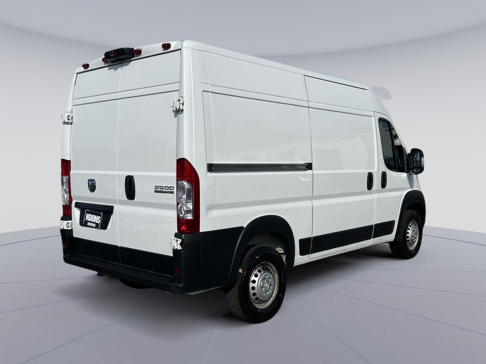 Used 2024 RAM ProMaster 2500 w/ Convenience Group FWD image 11