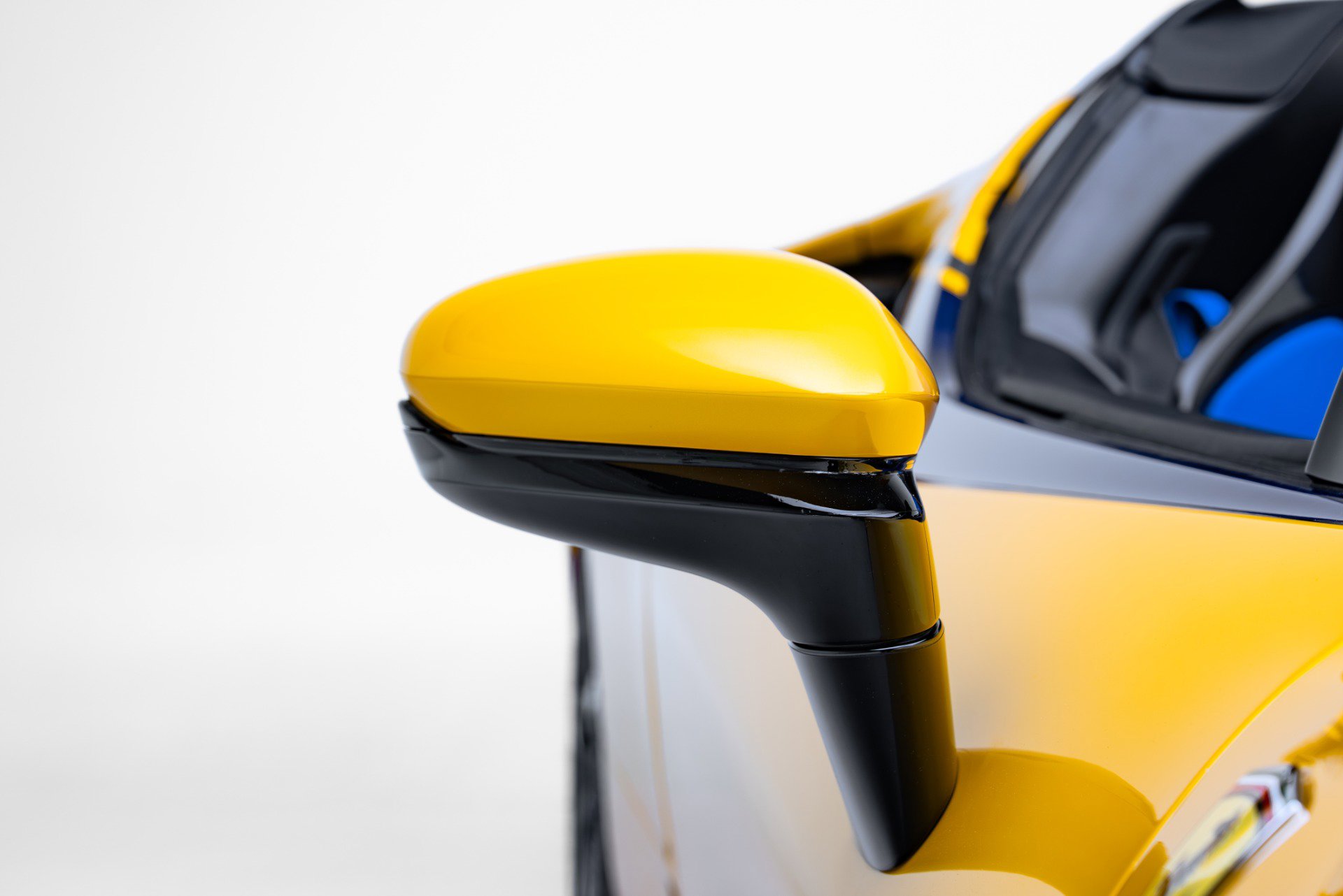 Used 2023 Ferrari SF90 Spider AWD/4WD image 20