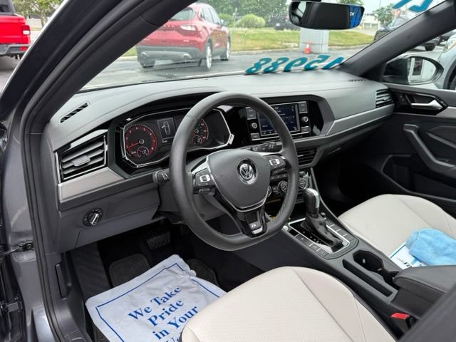 Used 2021 Volkswagen Jetta R-Line w/ R-Line Cold Weather Package FWD image 10