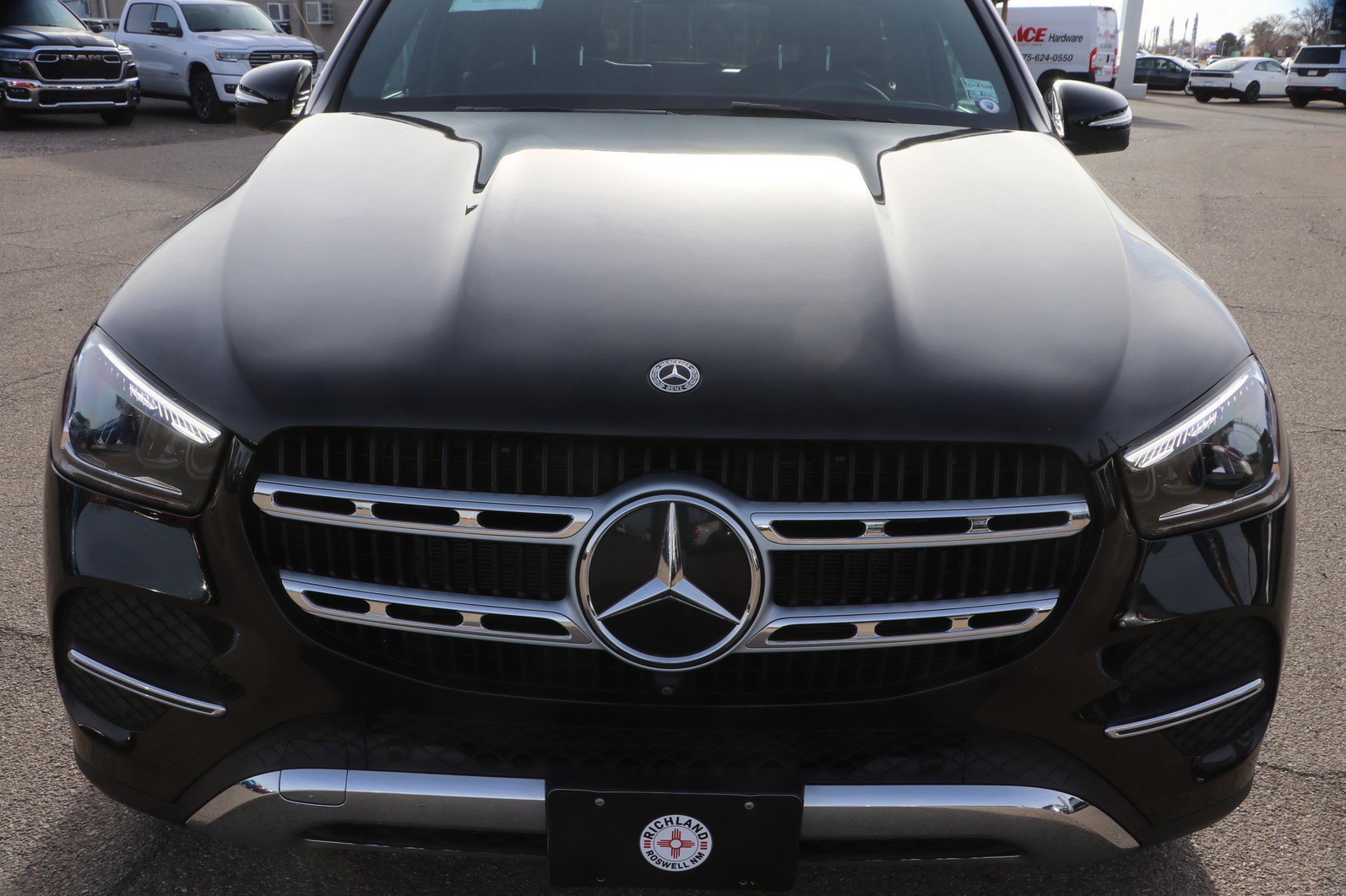 Used 2024 Mercedes-Benz GLE 350 4MATIC image 2
