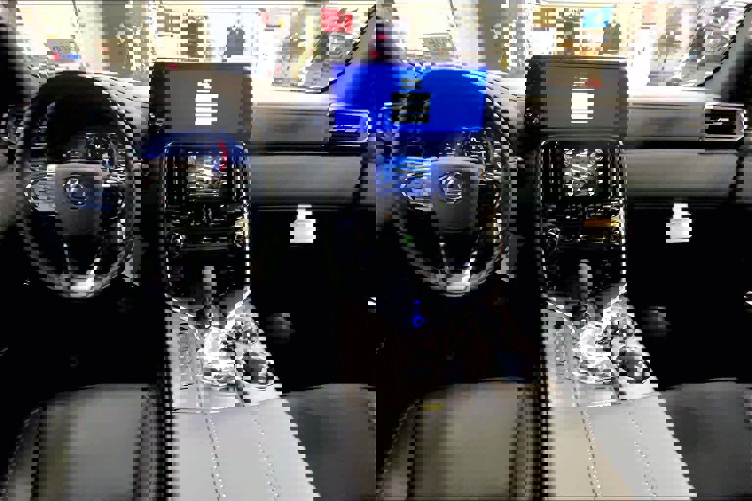 New 2026 Lexus LX 700h Luxury image 5