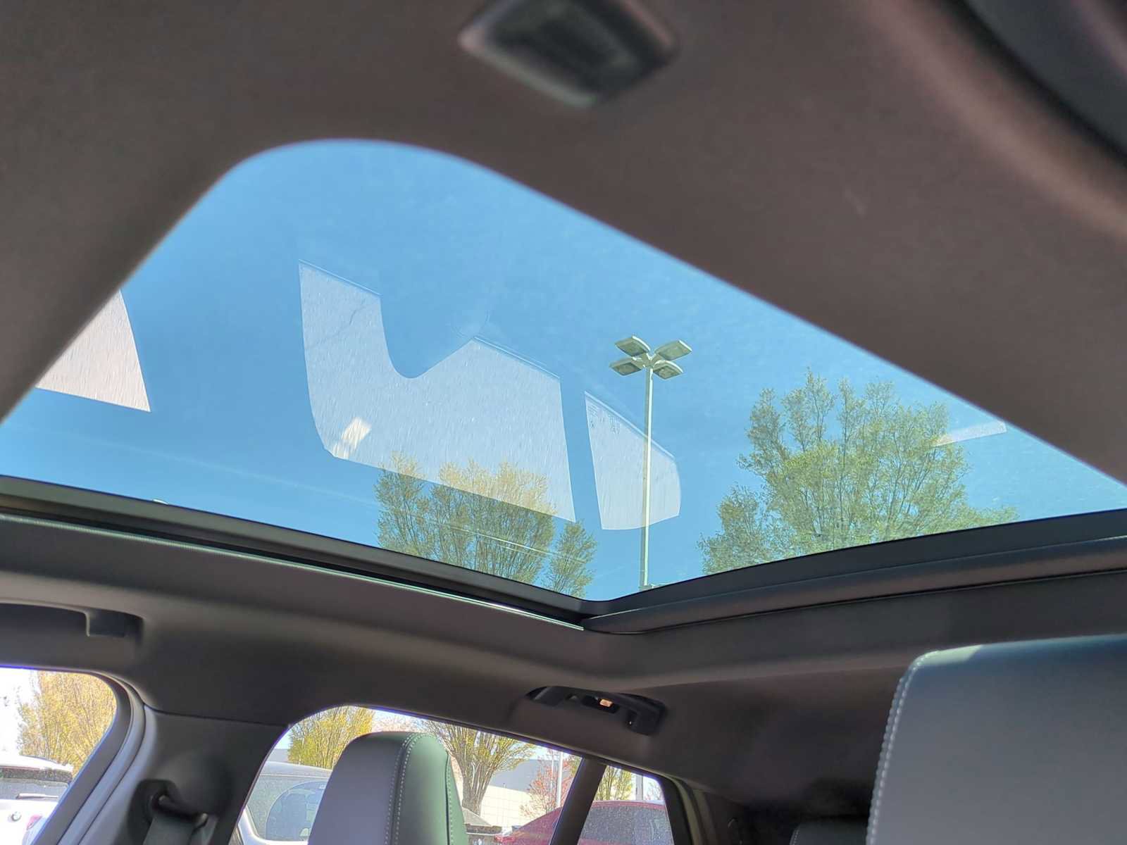 Used 2025 BMW X2 xDrive28i w/ Convenience Package image 19