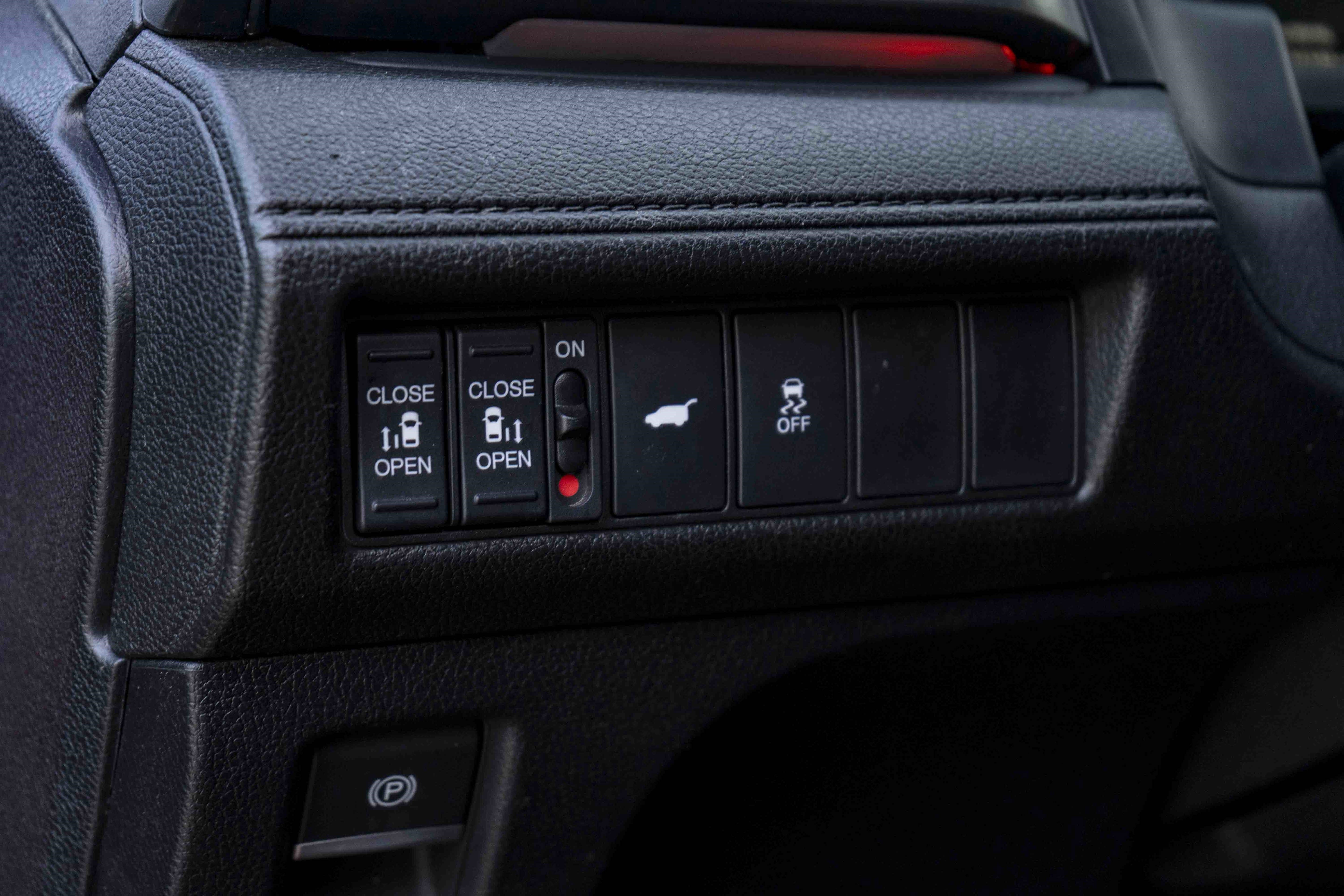 Used 2025 Honda Odyssey Sport-L image 41