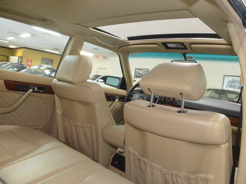 Used 1990 Mercedes-Benz 560 SEL image 30