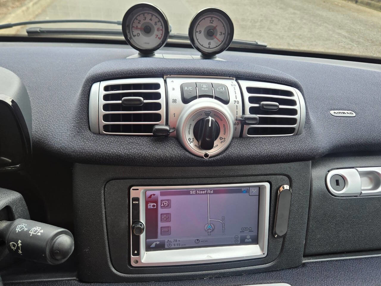 Used 2012 smart fortwo passion image 18