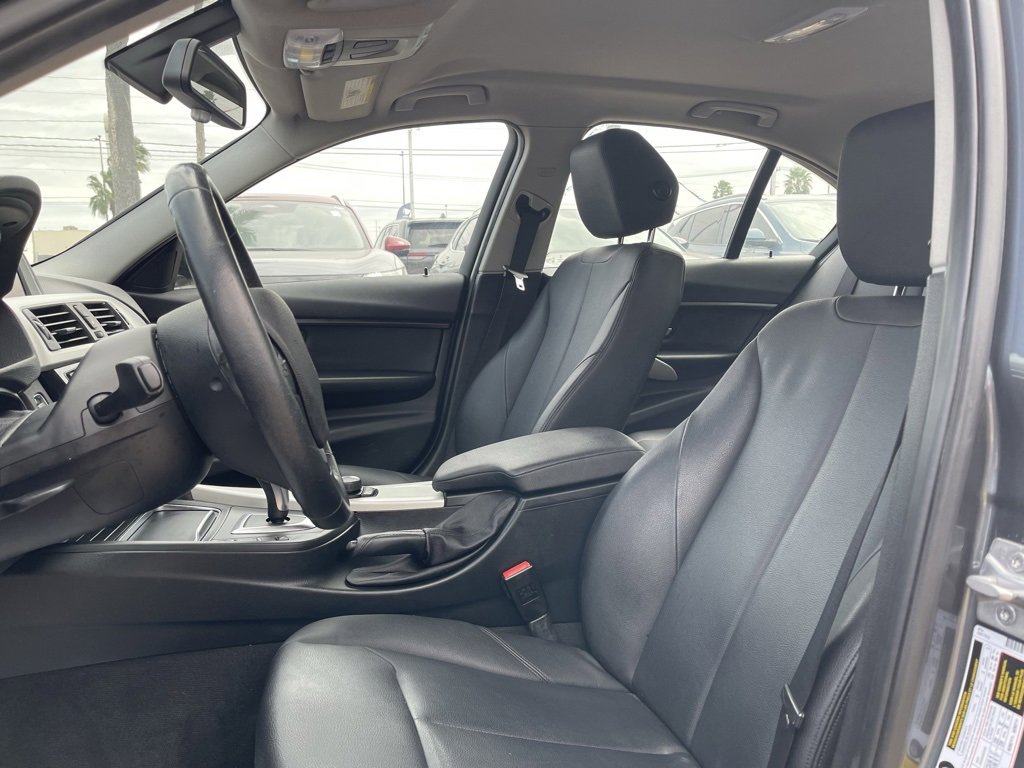 Used 2016 BMW 320i Sedan image 11