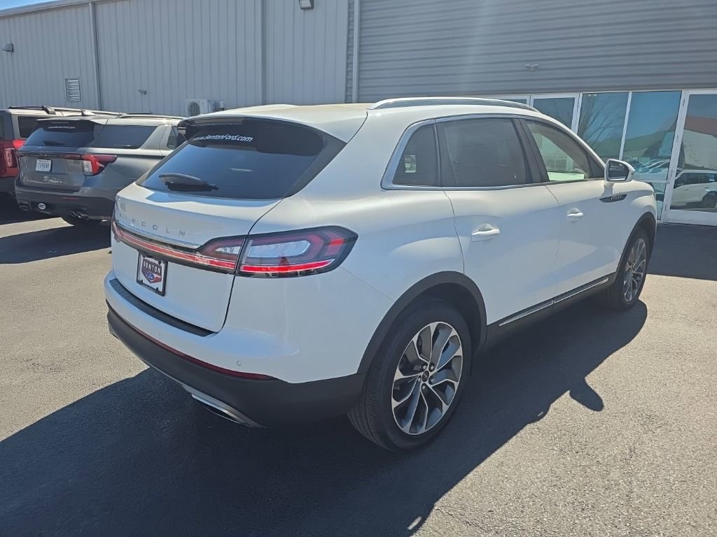 Used 2023 Lincoln Nautilus Reserve w/ Luxury Package image 6