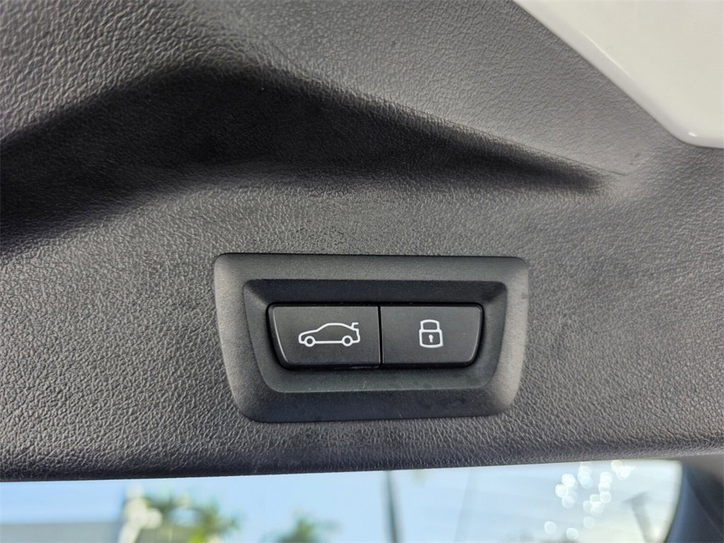 Certified 2025 BMW X5 sDrive40i w/ Premium Package image 18