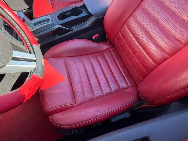 Used 2005 Ford Mustang Premium RWD image 33