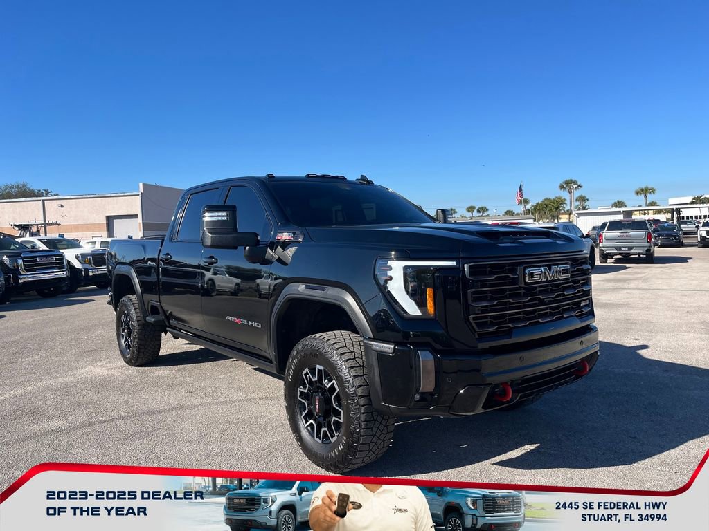 Used 2024 GMC Sierra 2500 AT4X image 2
