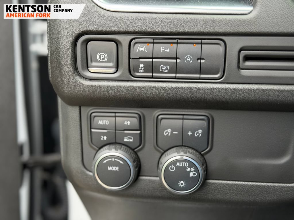 Used 2024 Chevrolet Tahoe RST w/ Luxury Package AWD/4WD image 17