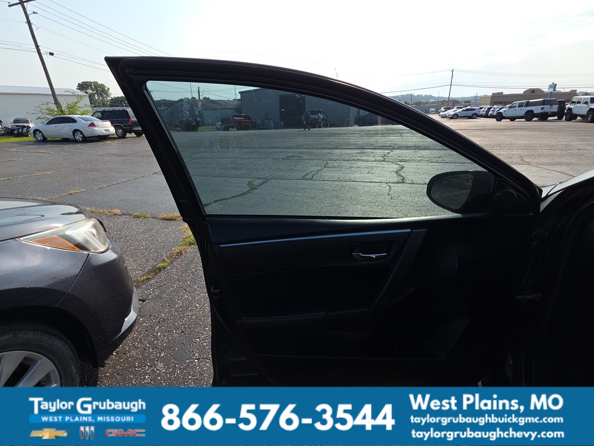 Used 2015 Toyota Corolla S FWD image 7