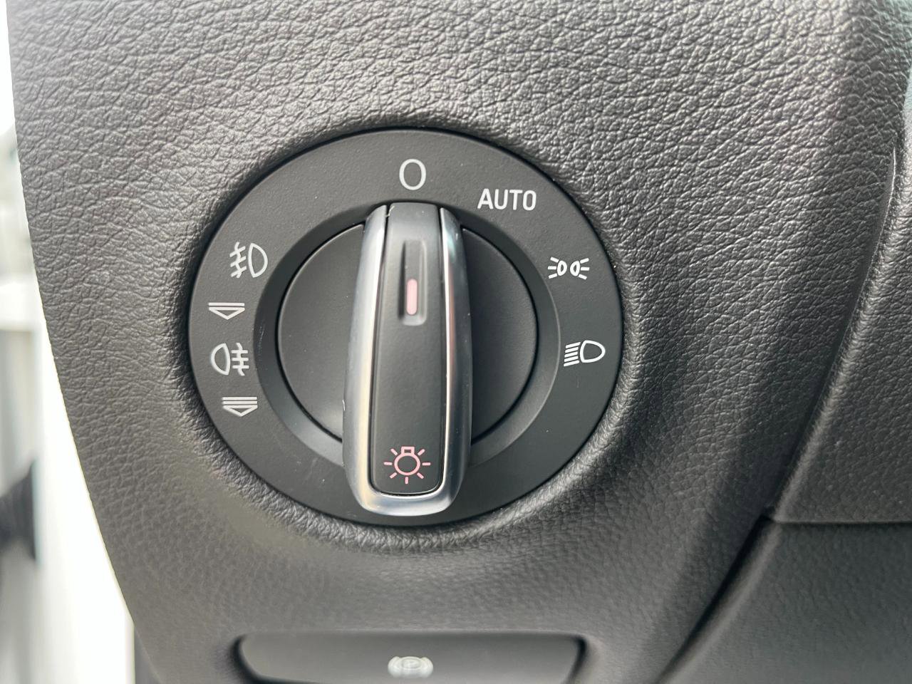 Used 2015 Audi Q7 TDI Prestige w/ Prestige Package image 30