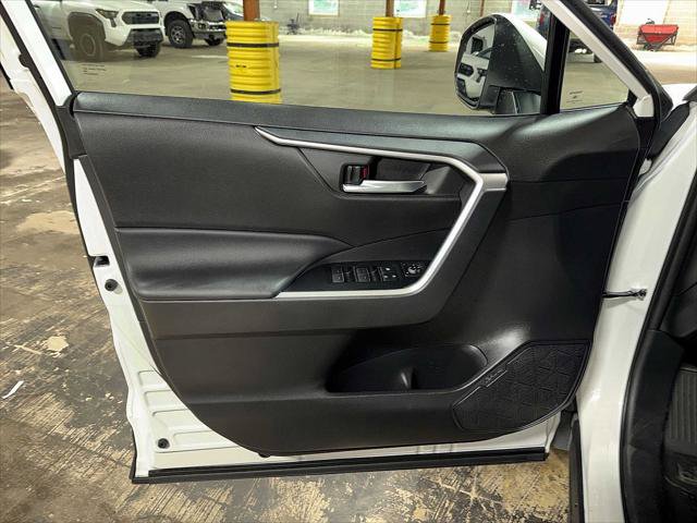 Certified 2025 Toyota RAV4 XLE AWD/4WD image 29