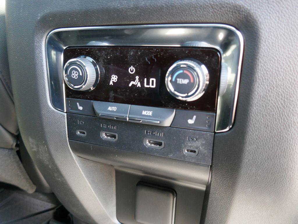 New 2026 Chevrolet Suburban Z71 image 14