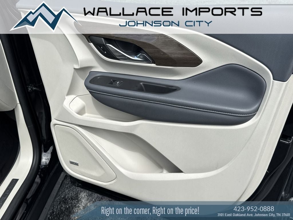 Used 2024 GMC Terrain Denali w/ Black Diamond Edition AWD/4WD image 37