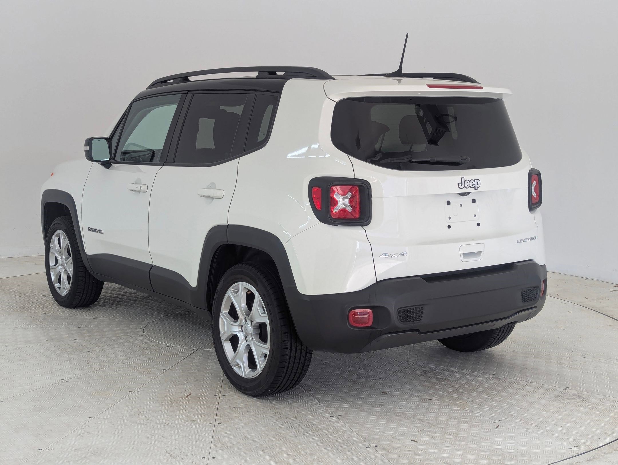 Used 2022 Jeep Renegade Limited image 3