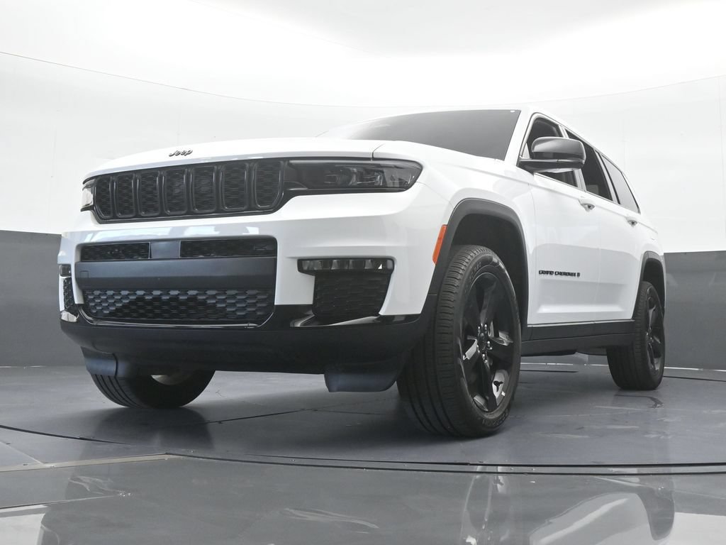 Used 2025 Jeep Grand Cherokee L Limited w/ Black Appearance Package AWD/4WD image 65