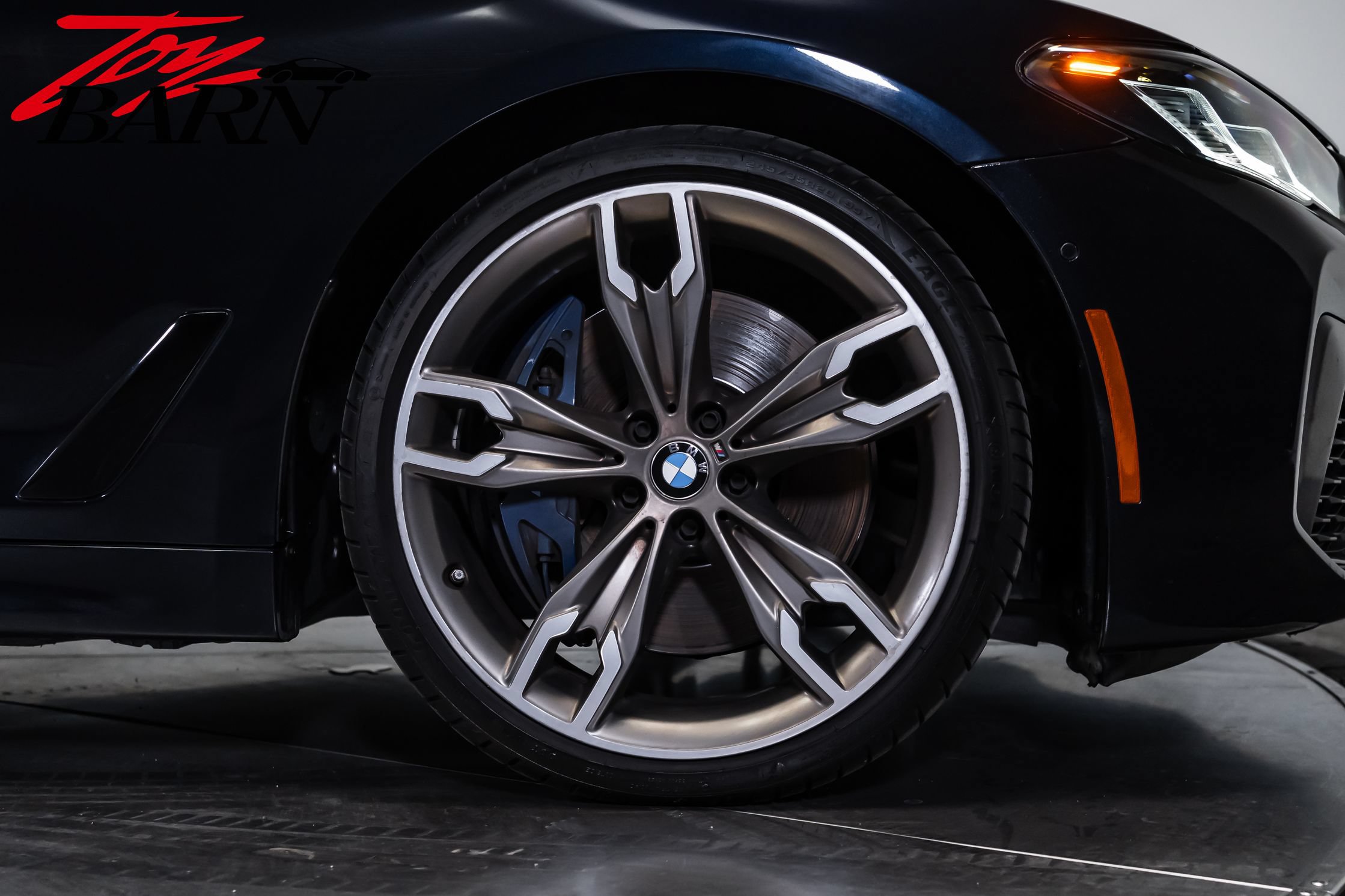 Used 2021 BMW M550i xDrive w/ Executive Package AWD/4WD image 15