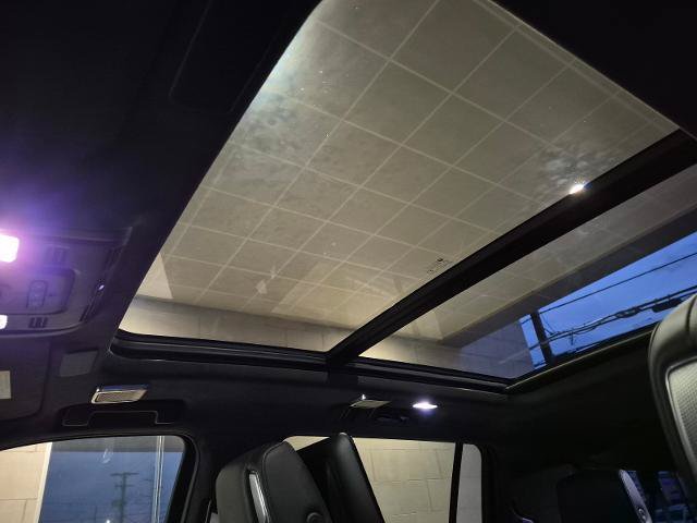 Certified 2023 Cadillac Escalade ESV Sport Platinum AWD/4WD image 19