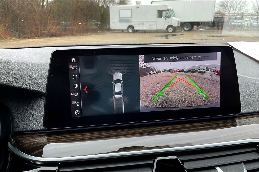 Used 2019 BMW 530e xDrive w/ Convenience Package image 14