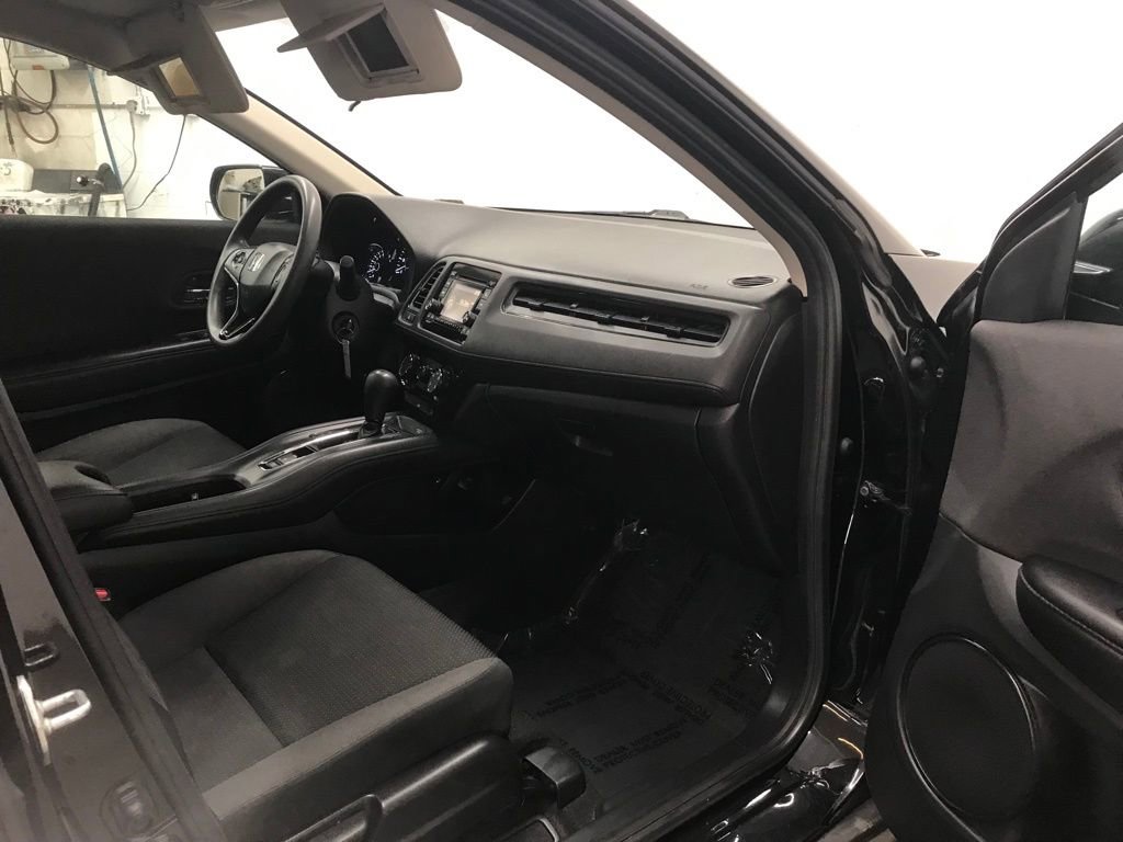 Used 2022 Honda HR-V LX image 35