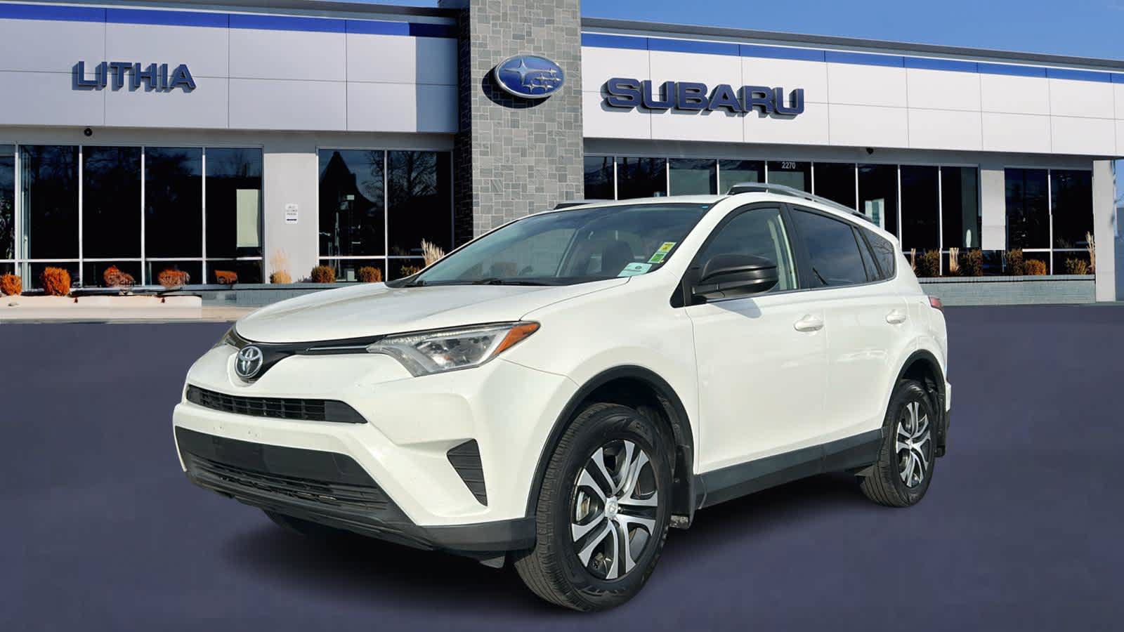 Used 2016 Toyota RAV4 LE AWD/4WD image 1