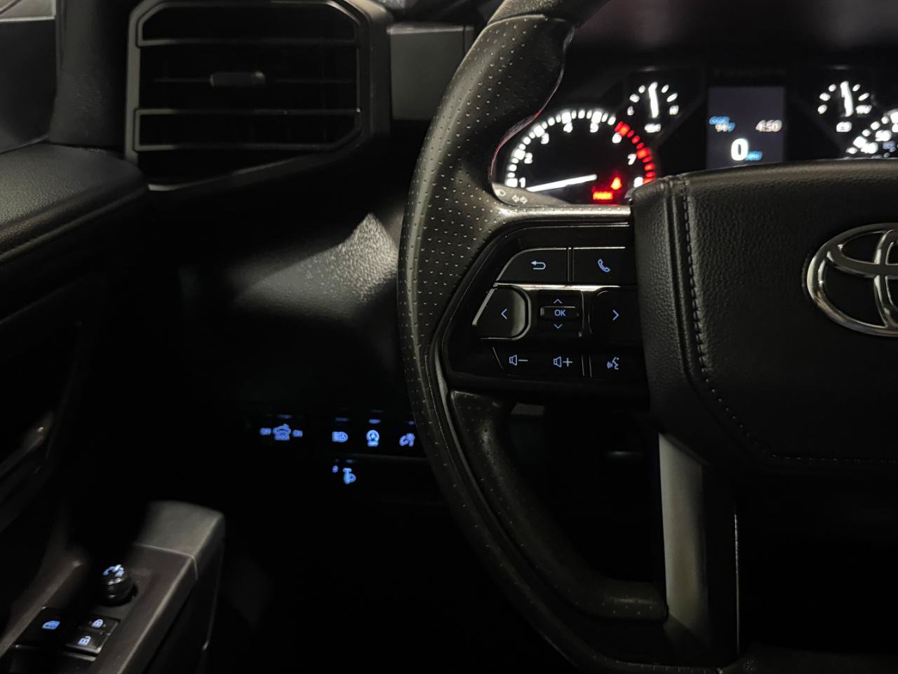 Used 2024 Toyota Tundra SR AWD/4WD image 20