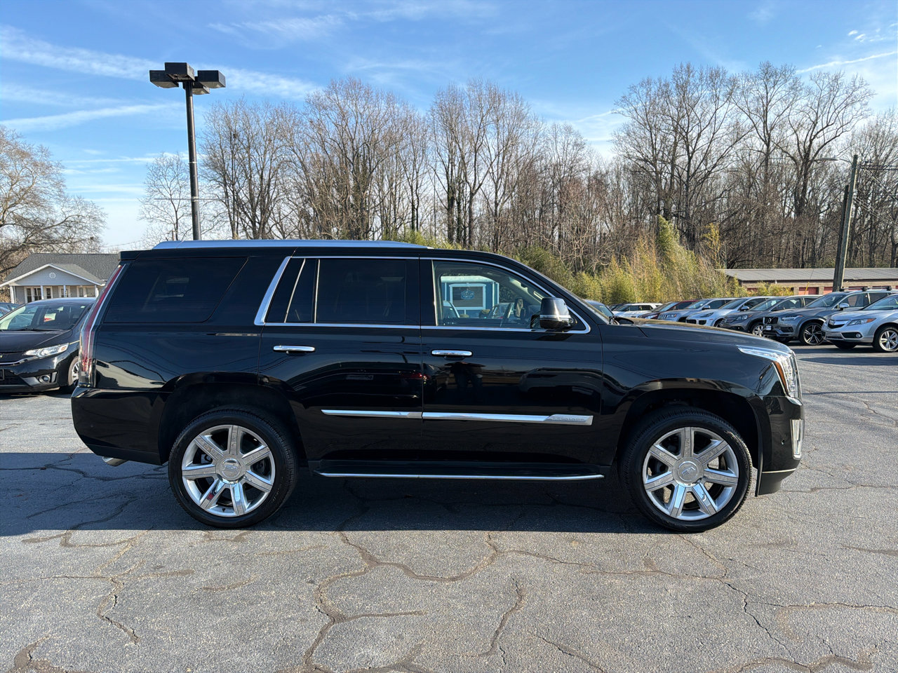 Used 2017 Cadillac Escalade Luxury image 6