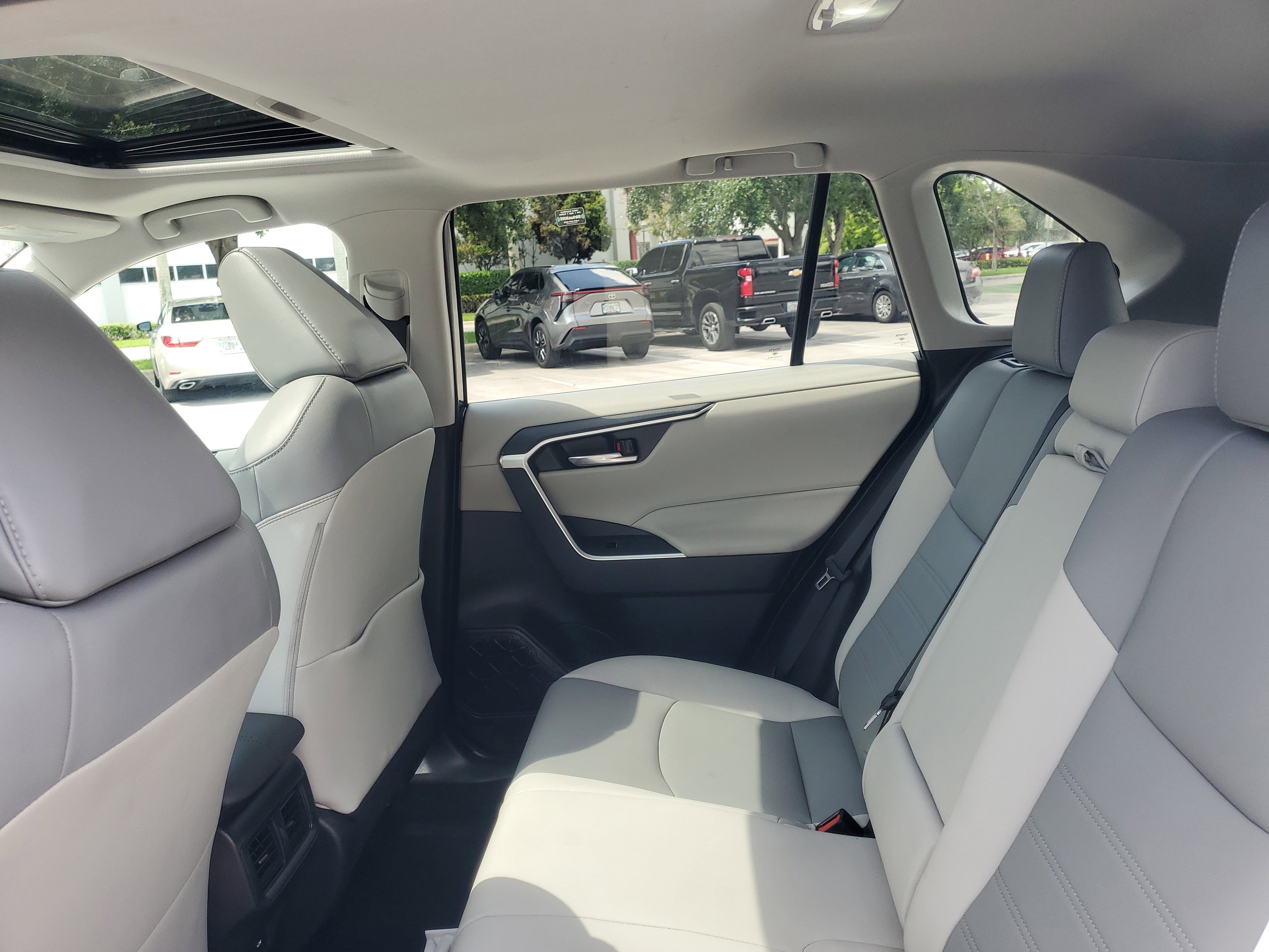 Used 2021 Toyota RAV4 XLE Premium FWD image 12