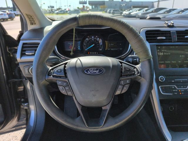 Used 2018 Ford Fusion SE image 24