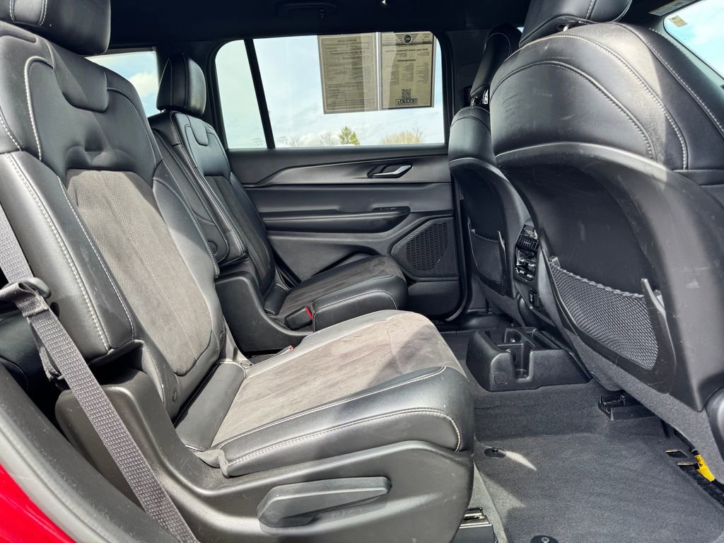 Used 2023 Jeep Grand Cherokee L Laredo AWD/4WD image 14