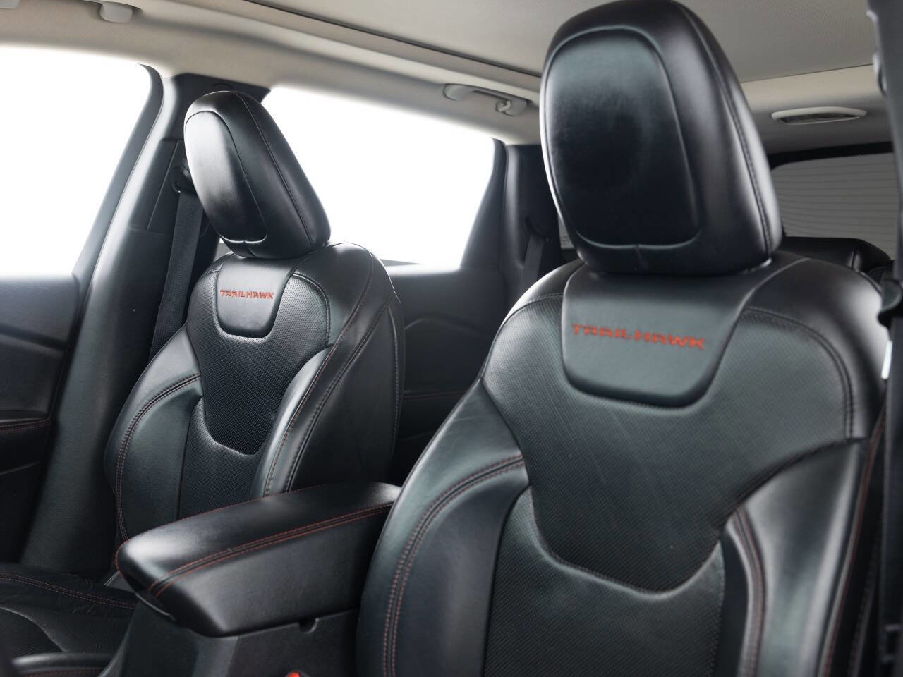 Used 2017 Jeep Cherokee Trailhawk image 22