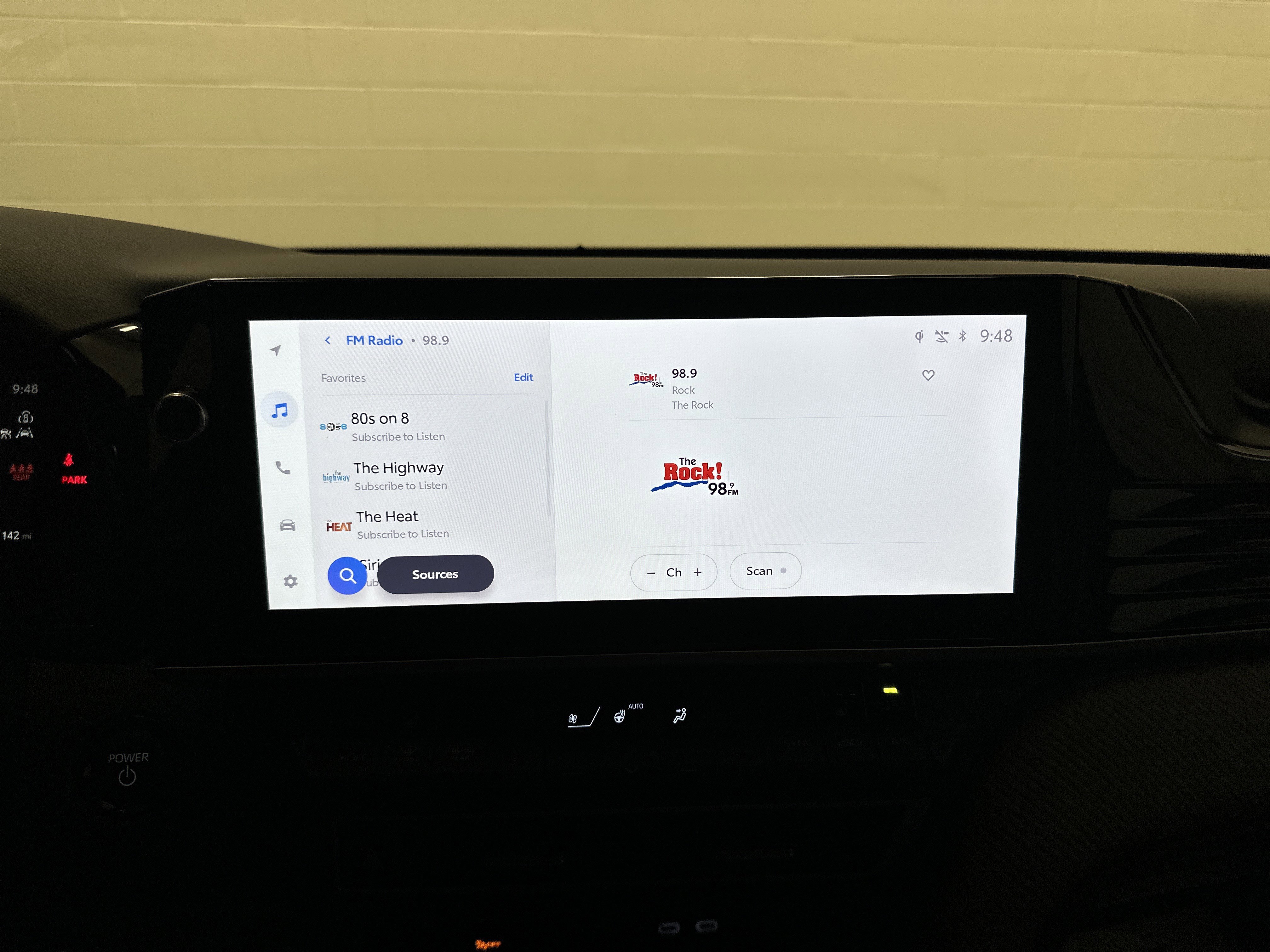 Used 2025 Toyota Camry SE image 25