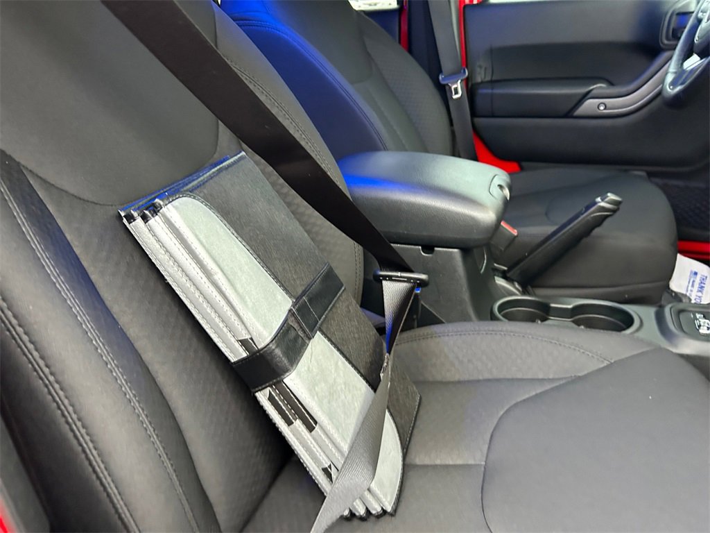 Used 2018 Jeep Wrangler Unlimited Sport S image 28