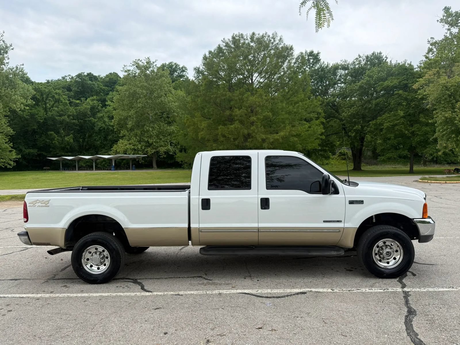 Used 2000 Ford F350 4x4 Crew Cab Super Duty image 4